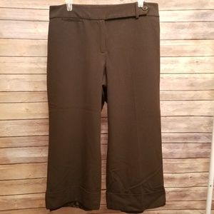 Slimming flat-front crop pants